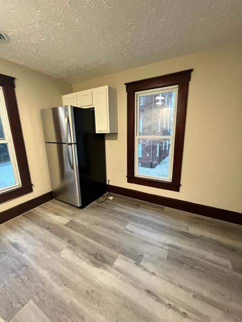 Foto del edificio - 252 E 3rd St