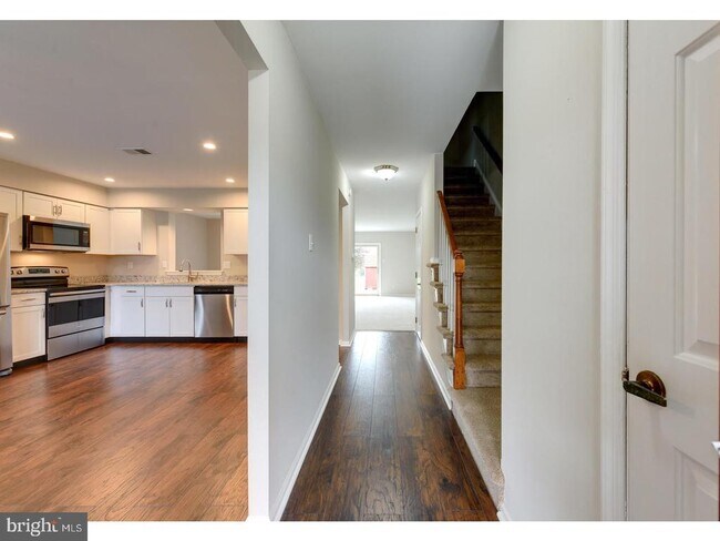 Foto del edificio - 125 Conway Ct