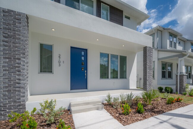 Foto del edificio - 2703 W Fig St