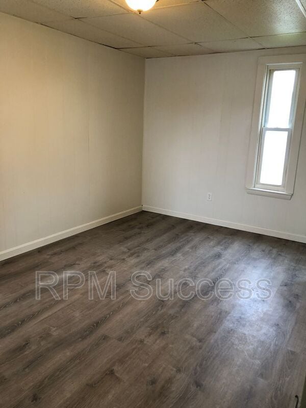 Building Photo - 20 Lafrance Ct