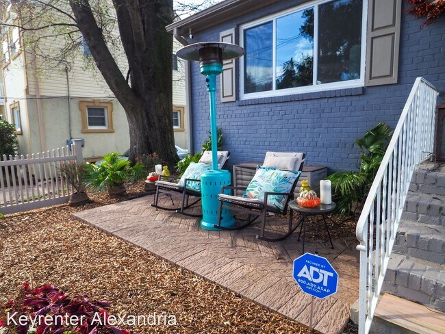 Building Photo - 4 br, 3 bath House - 5908 Amherst Ave