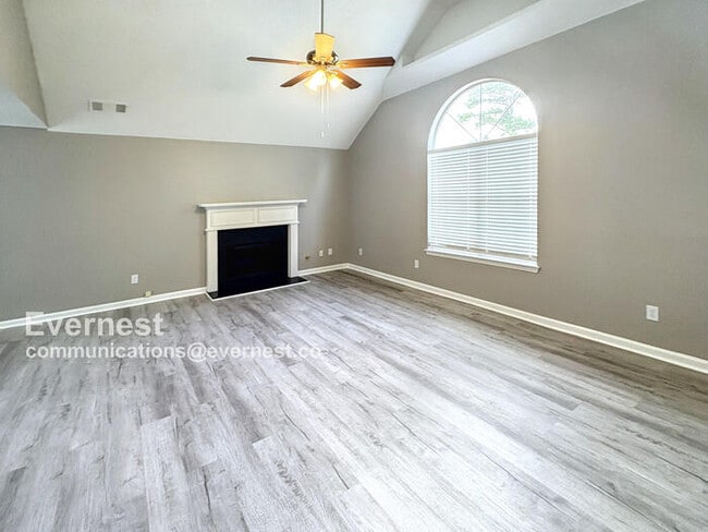Building Photo - 6300 Crooked Creek Dr.