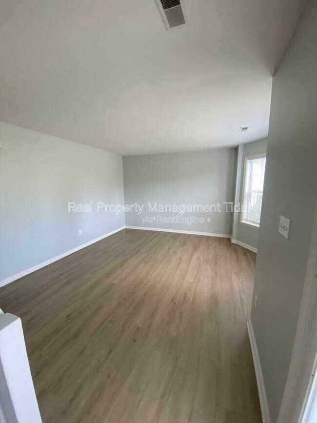 Foto del edificio - 105 Heather Way