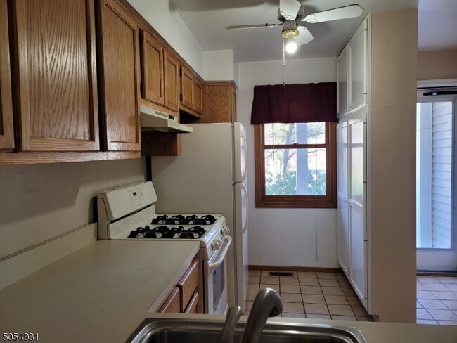 Foto del edificio - 133 Carriage Ln