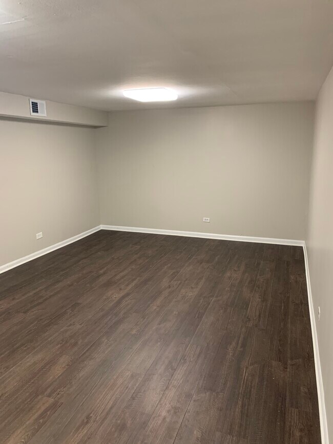 Foto del edificio - 7949 N Nordica Ave