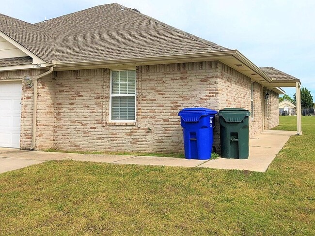 Building Photo - 1309 Commerce Dr