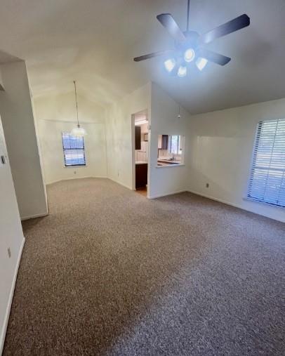 Foto del edificio - 728 W San Antonio St