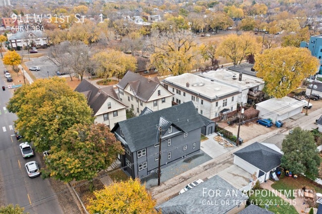 Building Photo - 911 W 31st St