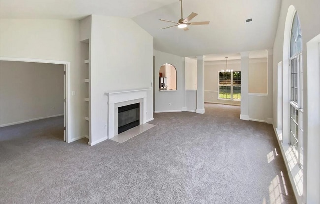 Building Photo - 13617 Red Wine Ct
