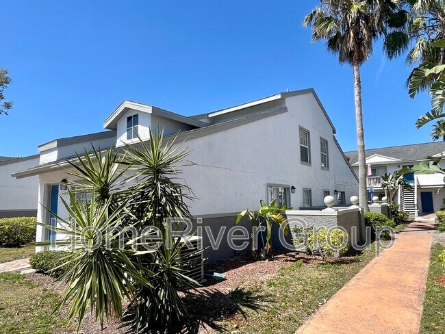Foto del edificio - 8517 Lincoln Cove Dr