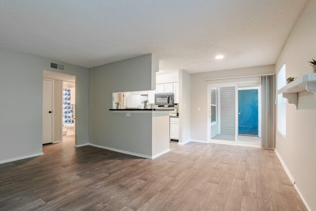 Building Photo - The Waterford Apartment Homes