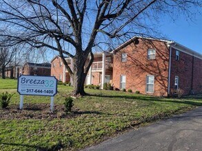 Building Photo - 628 Wooddale Terrace