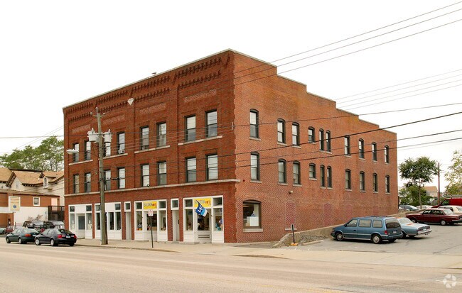 Building Photo - 573-581 Bank St