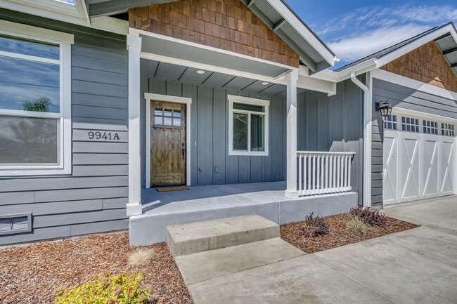 Building Photo - Hayden Rancher 3 bed 2.5 bath All the Upgr...