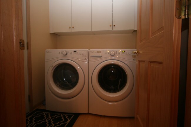 Laundry - 1891 Norhardt Dr