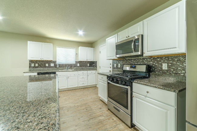 Foto del edificio - 10126 Relic Oaks