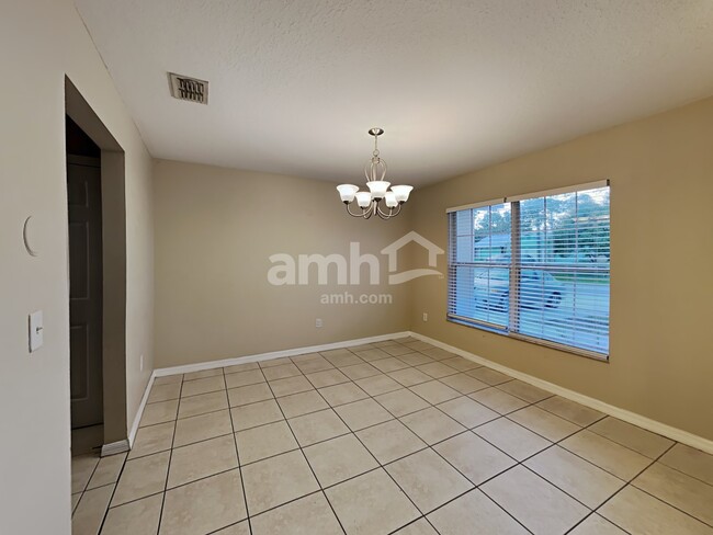 Building Photo - 1702 SW Penrose Ave