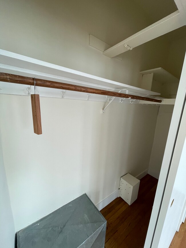 Large Closet - 1305 Francisco St
