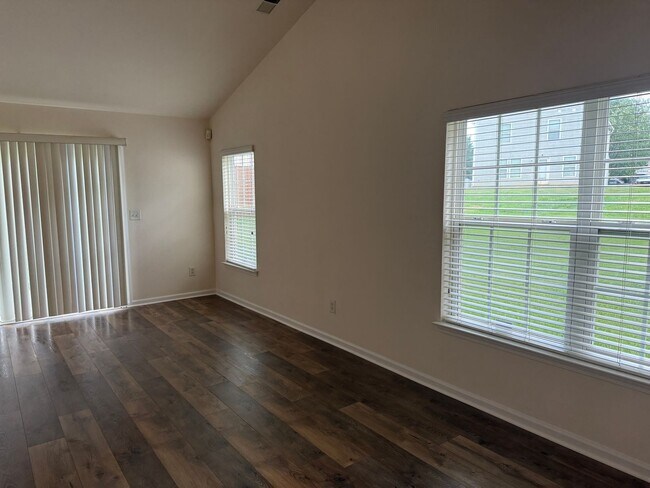 Building Photo - Lovely 3 Bedroom Home in Kyliglen!