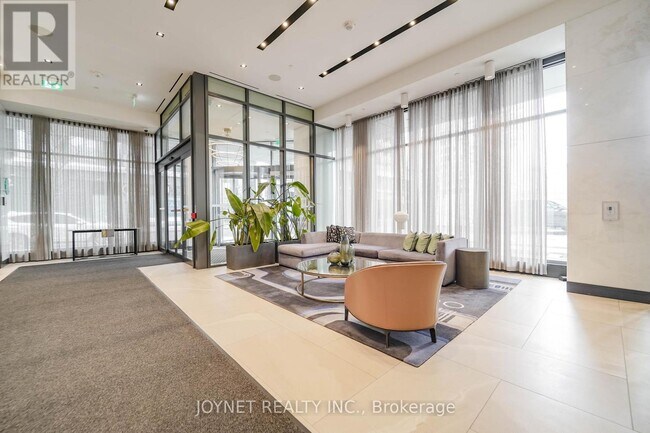 Building Photo - 1 Edgewater Dr