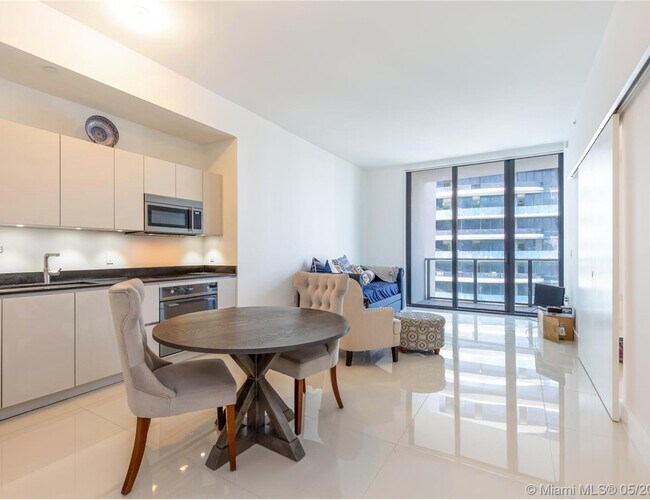 Foto del edificio - 1010 Brickell Ave