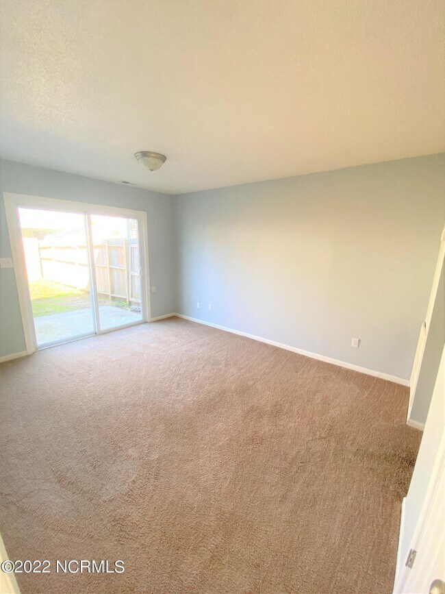 617 Myrtlewood Cir, Jacksonville, NC 28546 Townhome Rentals in