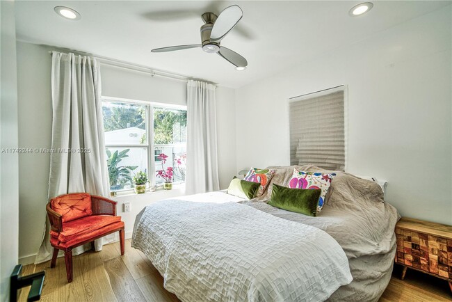 Foto del edificio - 280 NW 44th St