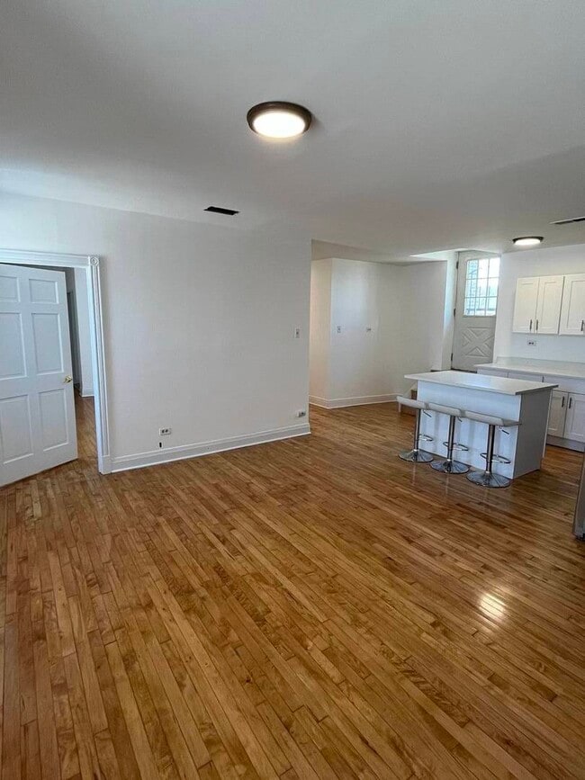 Building Photo - 8016 S Halsted St