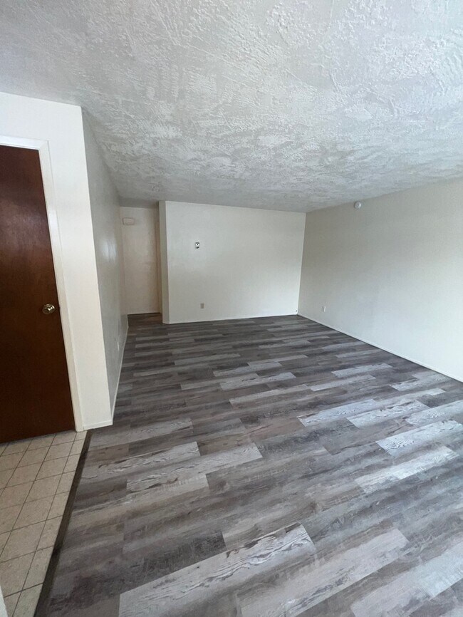 Building Photo - 2 Bed 1 Bath in Boise!