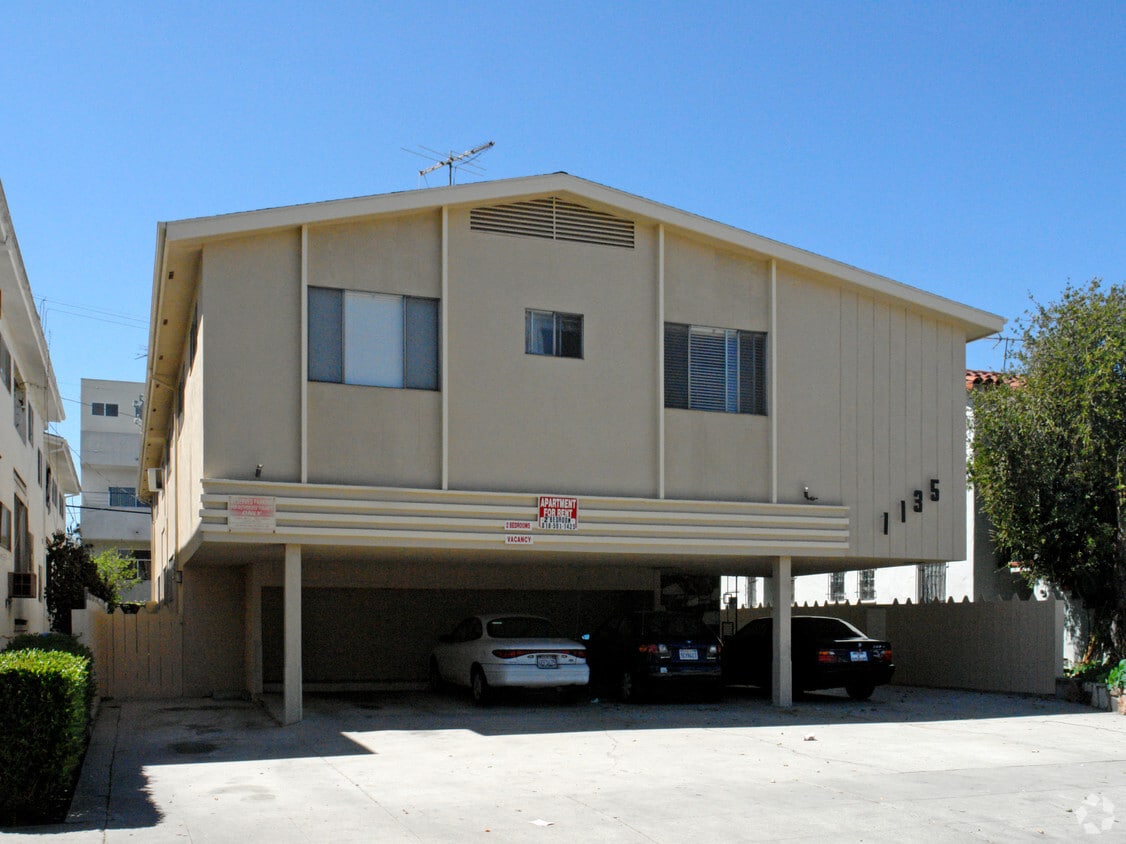Building Photo - 1135 S Bedford St