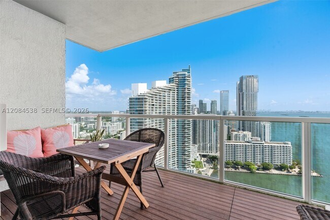 Foto del edificio - 1900 N Bayshore Dr