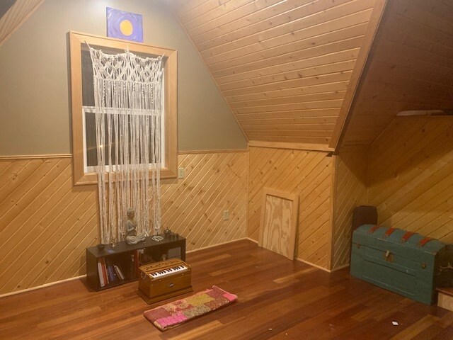 Second Level / Primary Suite - 1018 E Clarke St