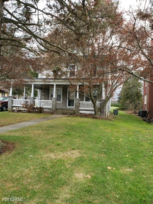 Building Photo - 310 Manor Ave
