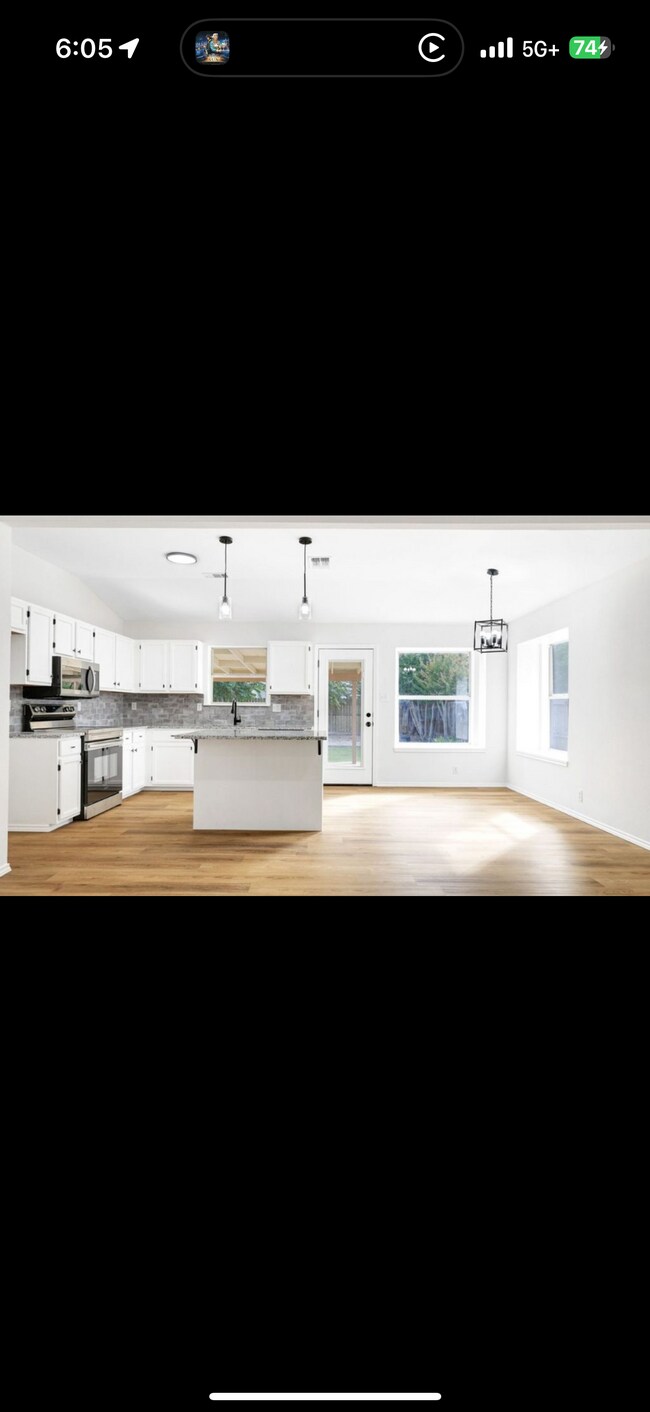 Foto del edificio - 7142 Lynn Lake Dr