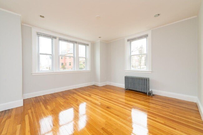 Foto del edificio - 136 Highland Ave