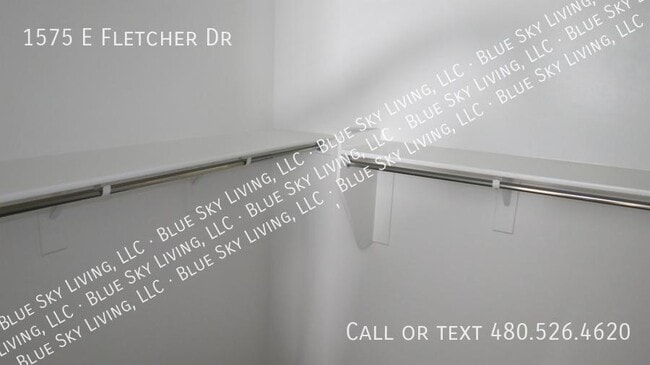 Building Photo - 1575 E Fletcher Dr