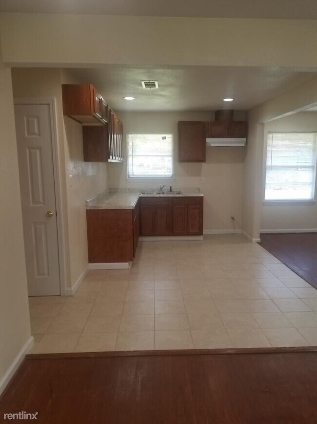 Building Photo - 4 br, 2 bath House - 6118 Wortham Way