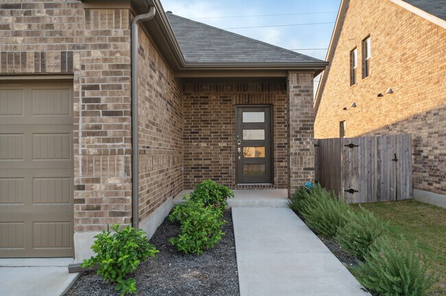 Foto del edificio - 311 Papaya Dr