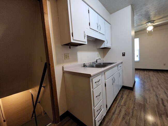 Foto del edificio - 1676 Colonial Dr