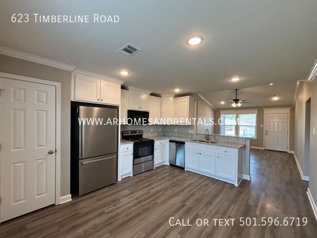 Foto del edificio - 623 Timberline Rd