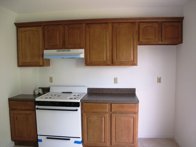 Kitchen - 124 Harbor Rd