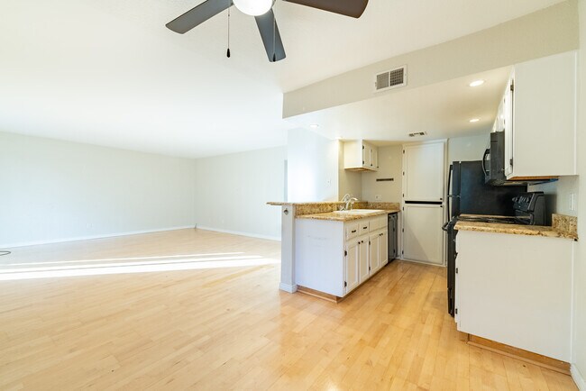 Foto del edificio - 2228 E Campbell Ave