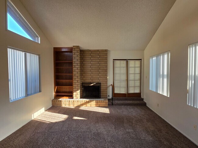 Foto del edificio - 6901 Courtside Cir