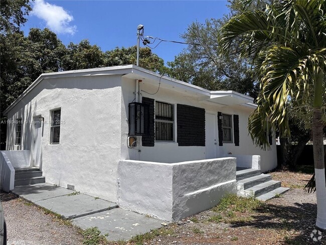 Building Photo - 2335 NW 43rd St