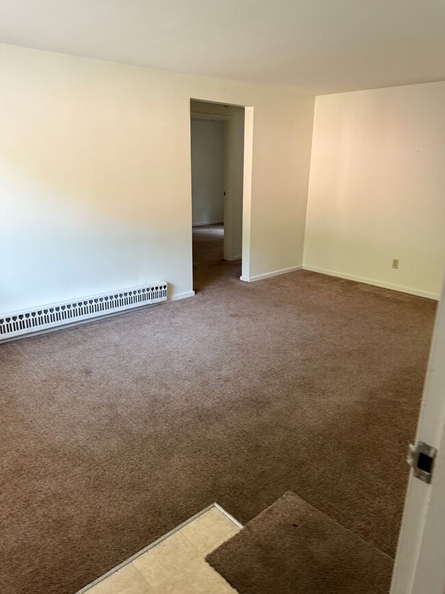 Building Photo - 2 bedroom 1 Bathroom in Butler PA!