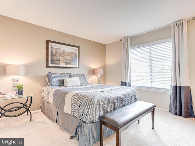 Bedroom - 125 Clubhouse Dr SW