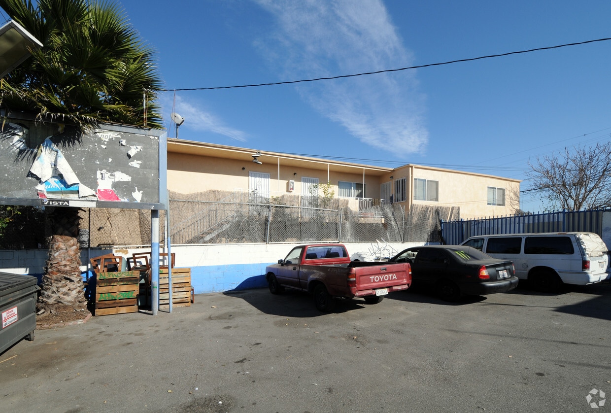 Building Photo - 10410 Avalon Blvd