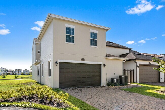 Foto del edificio - 8110 Allure Dr