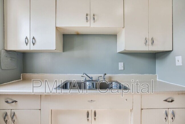 Foto del edificio - 634 S Woodlawn Blvd