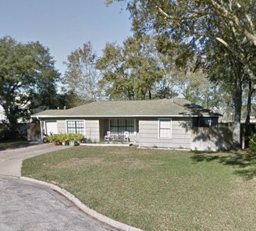 Building Photo - 211 Gary Cir